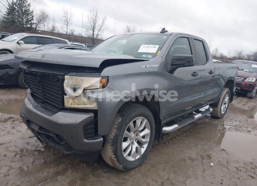 Photo 2 of 2021 Chevrolet Silverado 1500 4WD DOUBLE CAB STANDARD BED CUSTOM (VIN 1GCRYBEK2MZ156547)