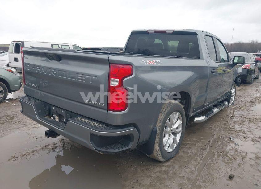 Photo 4 of 2021 Chevrolet Silverado 1500 4WD DOUBLE CAB STANDARD BED CUSTOM (VIN 1GCRYBEK2MZ156547)