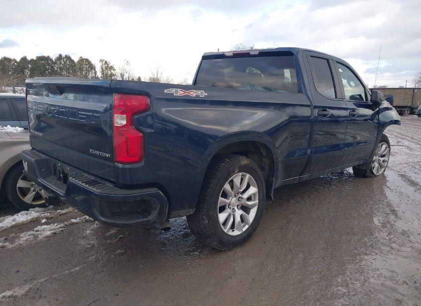 Photo 4 of 2021 Chevrolet Silverado 1500 4WD STANDARD BED CUSTOM (VIN 1GCRYBEK2MZ373502)