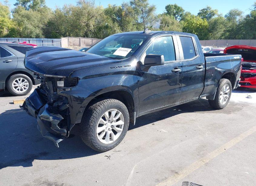 Photo 2 of 2020 Chevrolet Silverado 1500 4WD DOUBLE CAB STANDARD BED CUSTOM (VIN 1GCRYBEK3LZ278669)