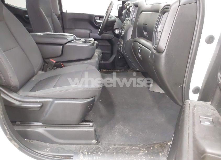 Photo 5 of 2021 Chevrolet Silverado 1500 4WD DOUBLE CAB STANDARD BED CUSTOM (VIN 1GCRYBEK7MZ361426)