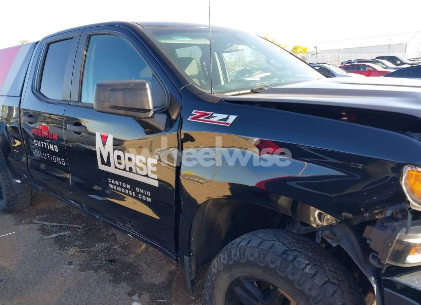 Photo 13 of 2019 Chevrolet Silverado 1500 CUSTOM TRAIL BOSS (VIN 1GCRYCEF0KZ335580)