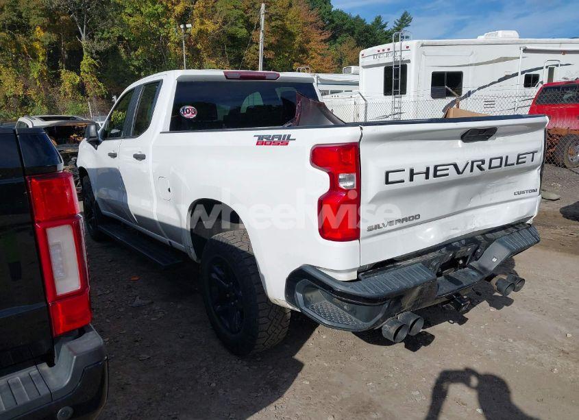Photo 3 of 2020 Chevrolet Silverado 1500 4WD DOUBLE CAB STANDARD BED CUSTOM TRAIL BOSS (VIN 1GCRYCEF2LZ237152)