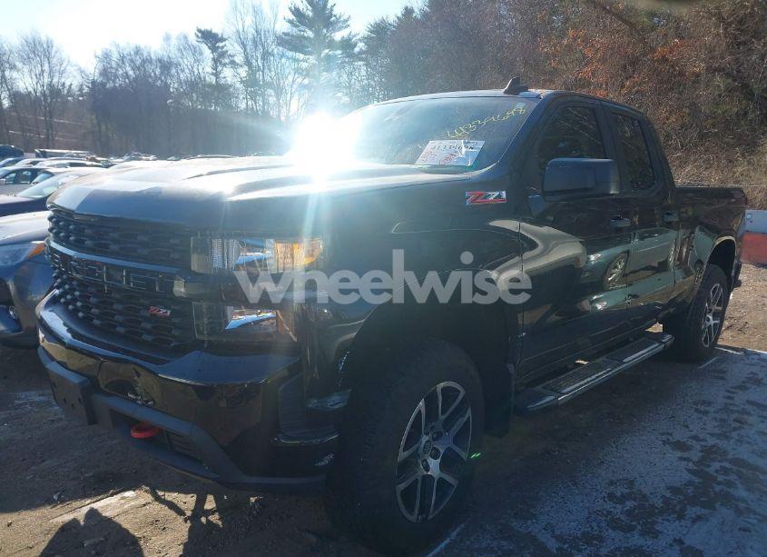 Photo 2 of 2019 Chevrolet Silverado 1500 CUSTOM TRAIL BOSS (VIN 1GCRYCEF3KZ374874)