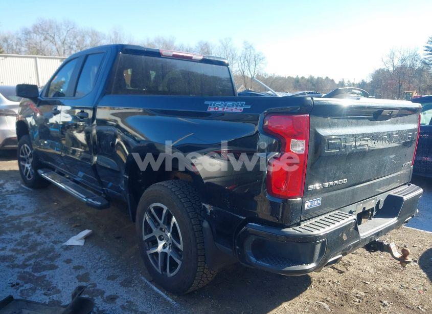 Photo 3 of 2019 Chevrolet Silverado 1500 CUSTOM TRAIL BOSS (VIN 1GCRYCEF3KZ374874)
