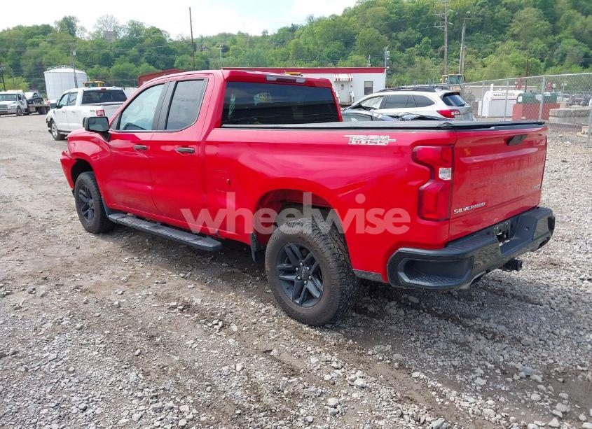 Photo 3 of 2019 Chevrolet Silverado 1500 CUSTOM TRAIL BOSS (VIN 1GCRYCEF8KZ299721)