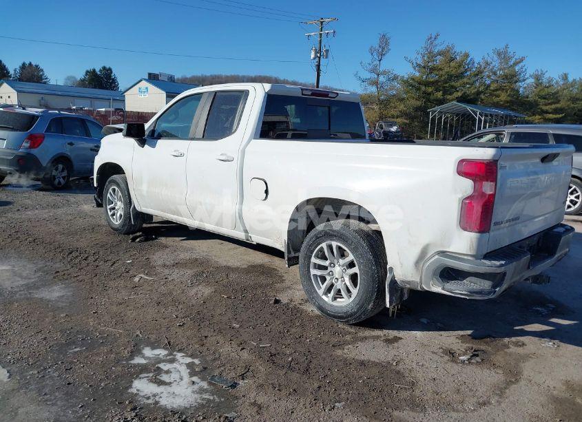 Photo 3 of 2019 Chevrolet Silverado 1500 LT (VIN 1GCRYDED0KZ318072)