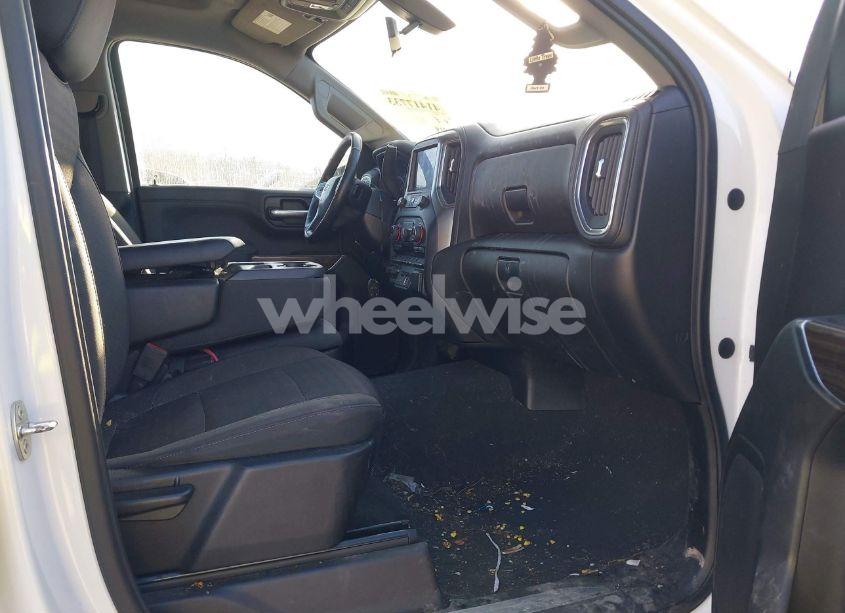 Photo 5 of 2019 Chevrolet Silverado 1500 LT (VIN 1GCRYDED0KZ318072)