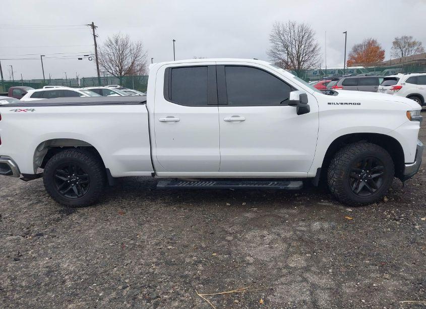 Photo 13 of 2019 Chevrolet Silverado 1500 LT (VIN 1GCRYDED0KZ318220)