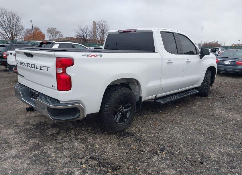 Photo 4 of 2019 Chevrolet Silverado 1500 LT (VIN 1GCRYDED0KZ318220)