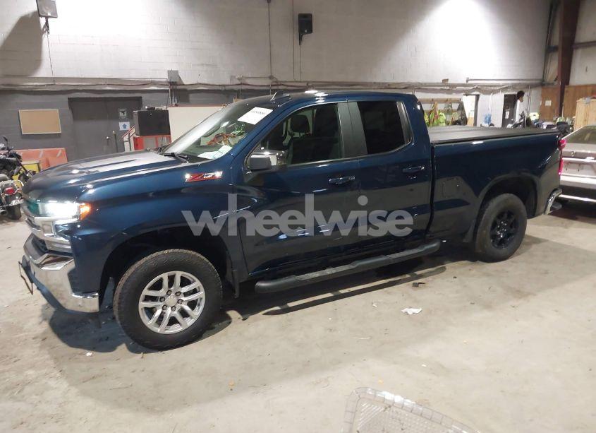 Photo 2 of 2021 Chevrolet Silverado 1500 4WD DOUBLE CAB STANDARD BED LT (VIN 1GCRYDED0MZ125584)