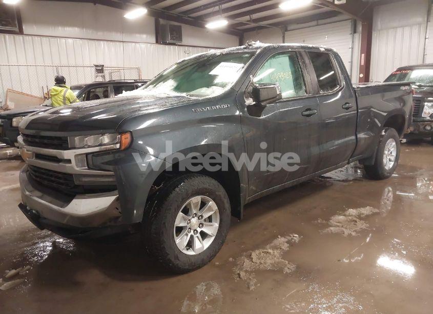 Photo 2 of 2020 Chevrolet Silverado 1500 4WD DOUBLE CAB STANDARD BED LT (VIN 1GCRYDED1LZ359599)