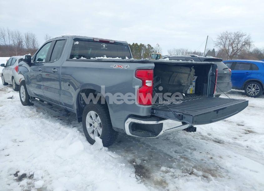 Photo 3 of 2019 Chevrolet Silverado 1500 LT (VIN 1GCRYDED2KZ308384)