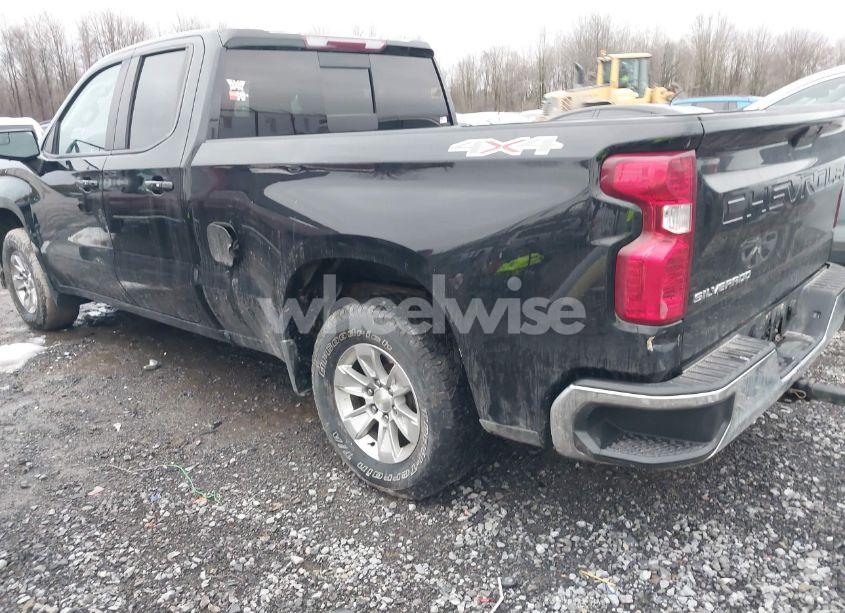 Photo 3 of 2019 Chevrolet Silverado 1500 LT (VIN 1GCRYDED3KZ349851)