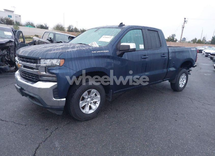Photo 2 of 2020 Chevrolet Silverado 1500 4WD DOUBLE CAB STANDARD BED LT (VIN 1GCRYDED3LZ115338)