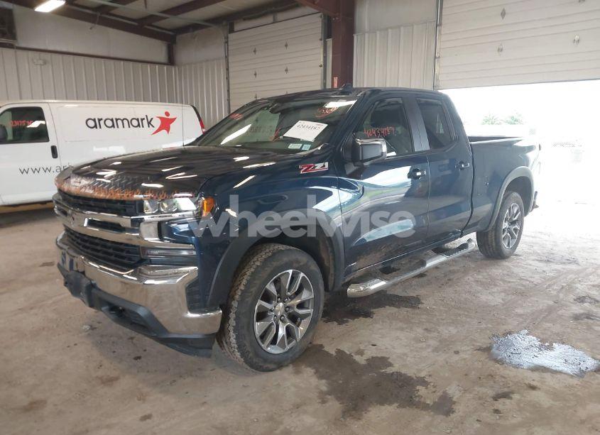 Photo 2 of 2021 Chevrolet Silverado 1500 4WD DOUBLE CAB STANDARD BED LT (VIN 1GCRYDED3MZ138684)