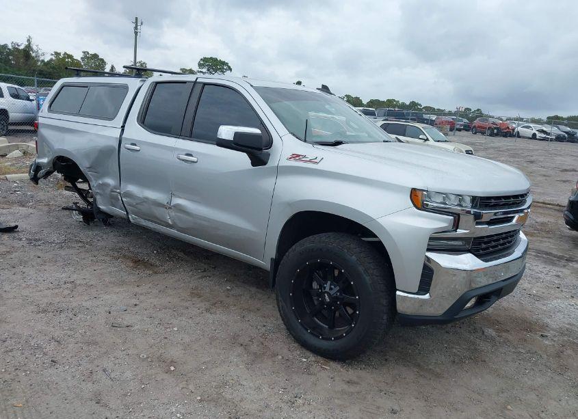 2020 Chevrolet Silverado 1500 (VIN 1GCRYDED4LZ320327) main photo