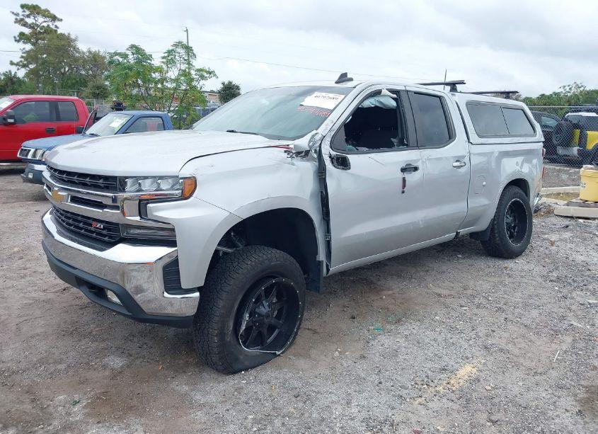 Photo 2 of 2020 Chevrolet Silverado 1500 (VIN 1GCRYDED4LZ320327)