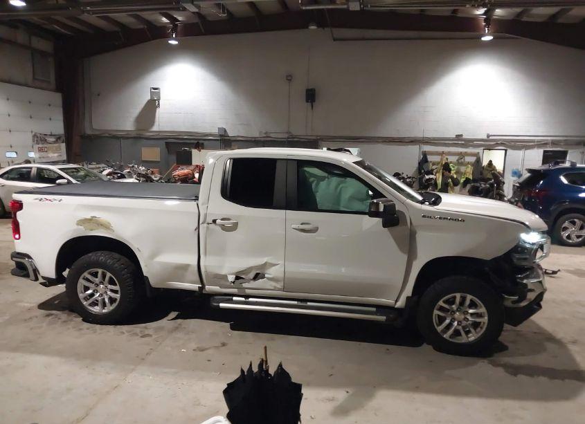 Photo 13 of 2021 Chevrolet Silverado 1500 4WD STANDARD BED LT (VIN 1GCRYDED4MZ248207)