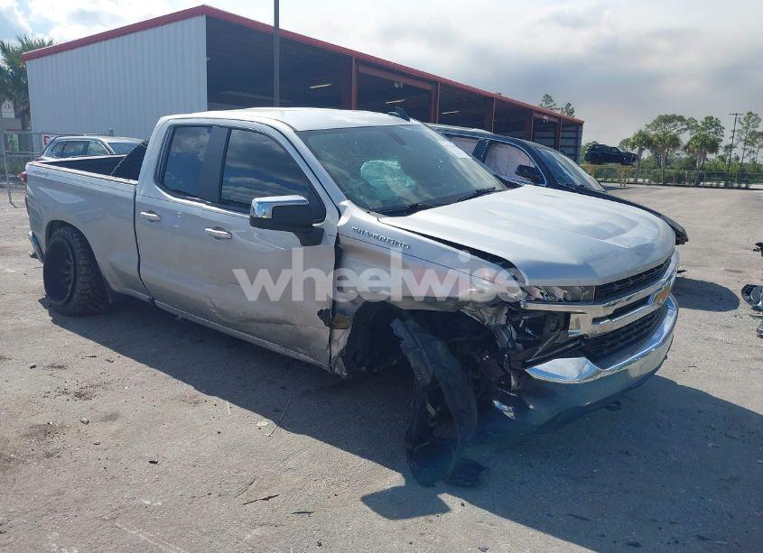 2020 Chevrolet Silverado 1500 (VIN 1GCRYDED5LZ240714) main photo