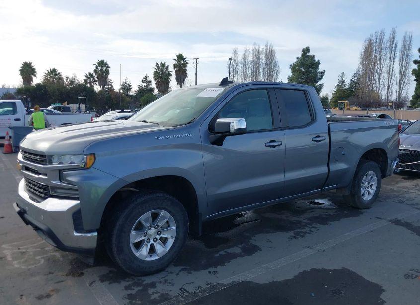 Photo 2 of 2019 Chevrolet Silverado 1500 LT (VIN 1GCRYDED6KZ179436)