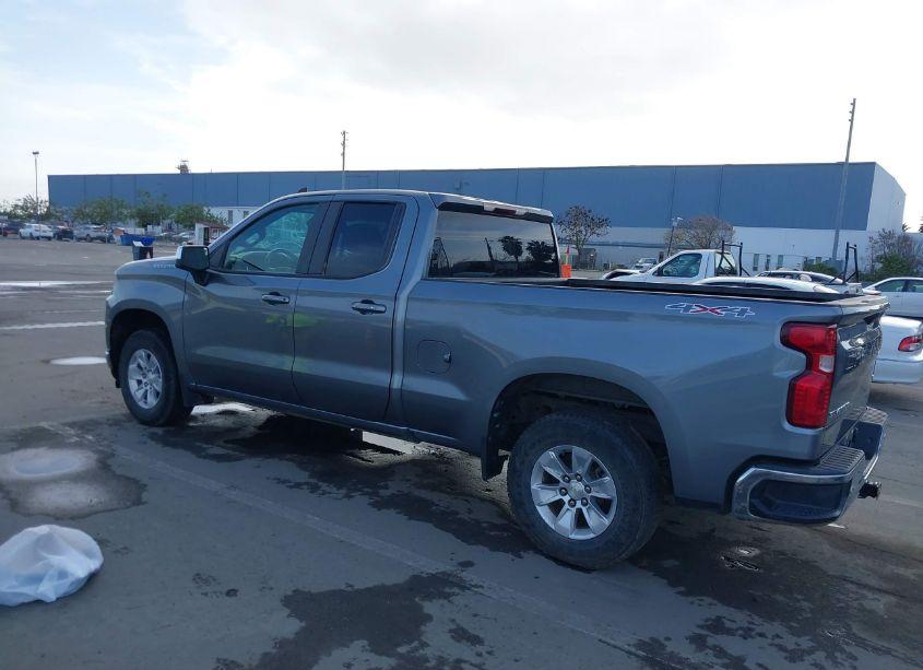 Photo 3 of 2019 Chevrolet Silverado 1500 LT (VIN 1GCRYDED6KZ179436)