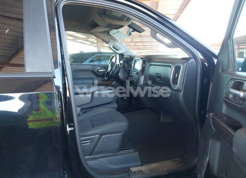 Photo 5 of 2019 Chevrolet Silverado 1500 LT (VIN 1GCRYDED6KZ235973)