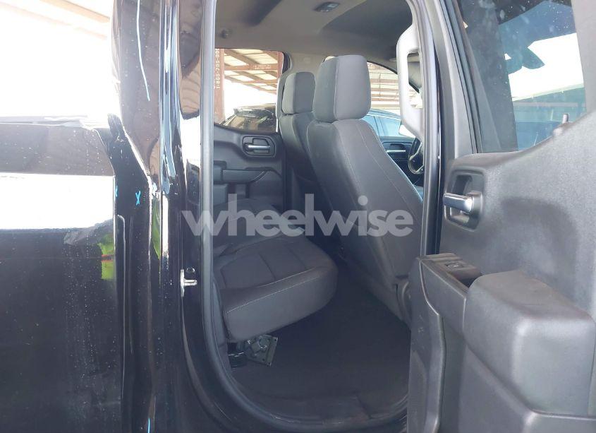 Photo 8 of 2019 Chevrolet Silverado 1500 LT (VIN 1GCRYDED6KZ235973)