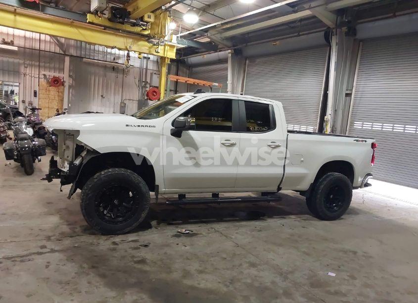 Photo 15 of 2019 Chevrolet Silverado 1500 LT (VIN 1GCRYDED6KZ267452)