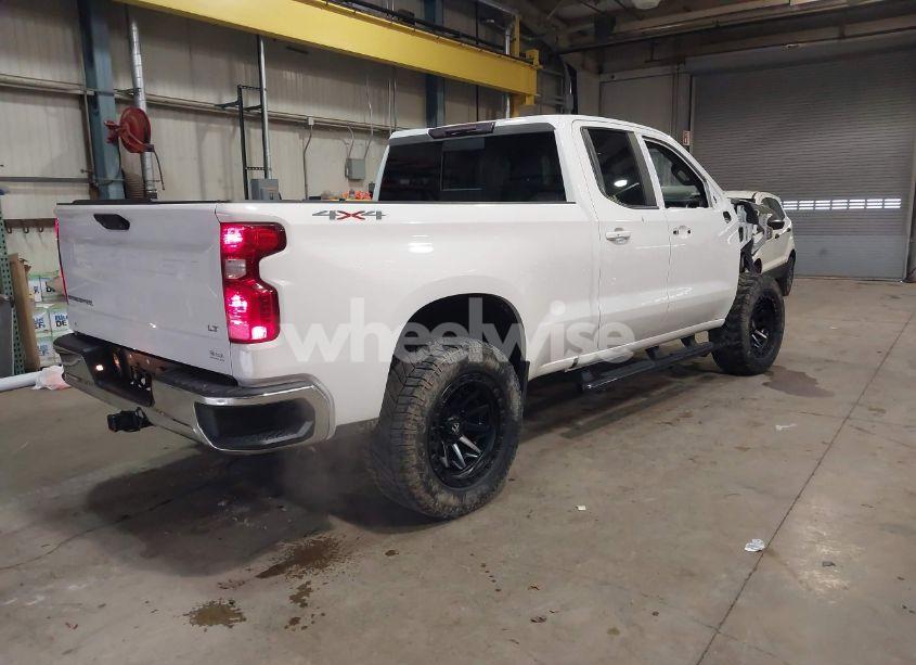 Photo 4 of 2019 Chevrolet Silverado 1500 LT (VIN 1GCRYDED6KZ267452)