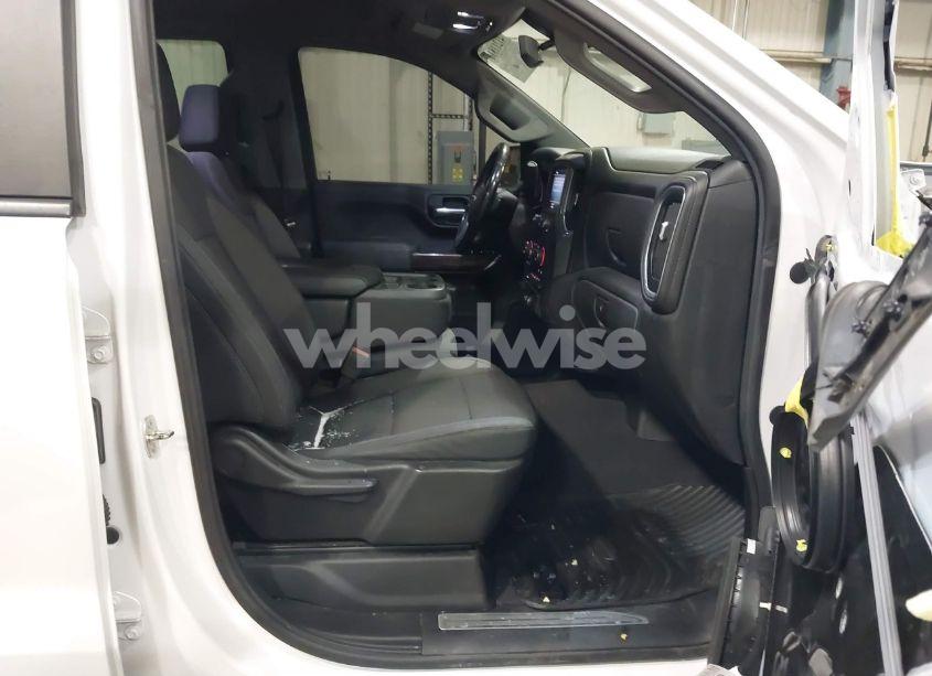 Photo 5 of 2019 Chevrolet Silverado 1500 LT (VIN 1GCRYDED6KZ267452)