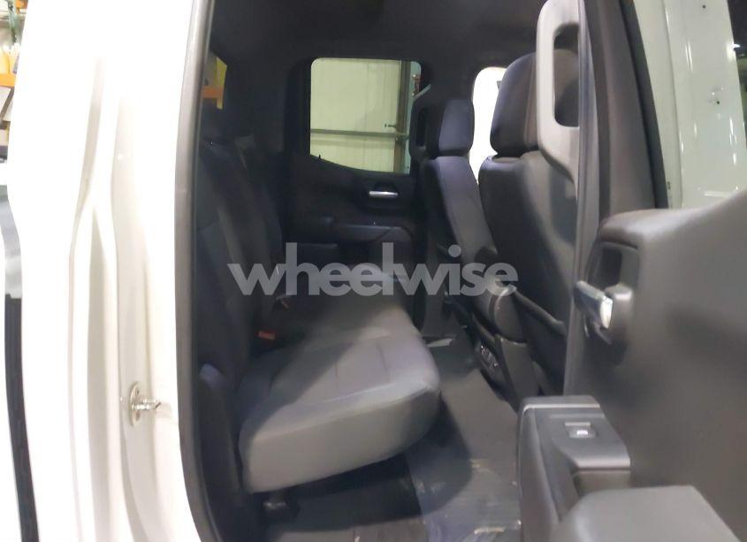 Photo 8 of 2019 Chevrolet Silverado 1500 LT (VIN 1GCRYDED6KZ267452)