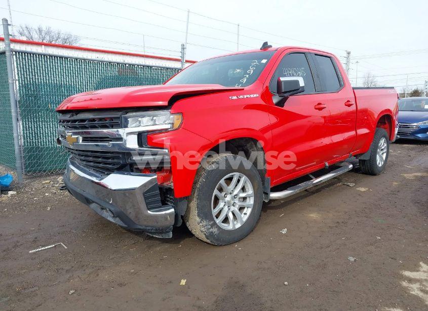 Photo 2 of 2019 Chevrolet Silverado 1500 LT (VIN 1GCRYDED6KZ269394)