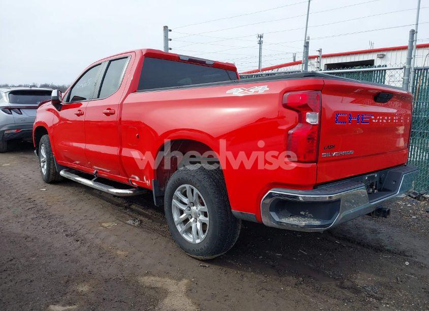 Photo 3 of 2019 Chevrolet Silverado 1500 LT (VIN 1GCRYDED6KZ269394)