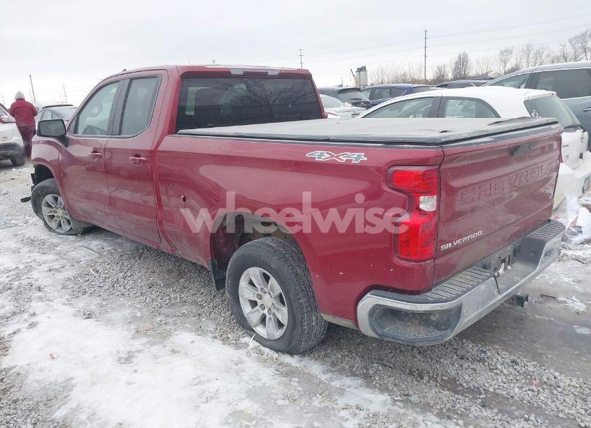 Photo 3 of 2019 Chevrolet Silverado 1500 LT (VIN 1GCRYDED7KZ224349)