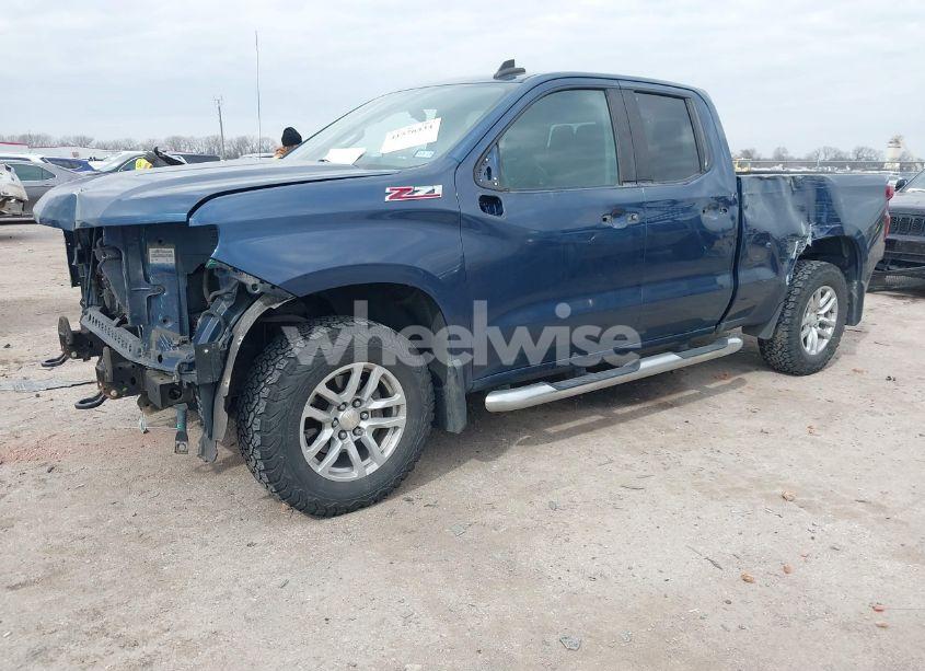 Photo 2 of 2019 Chevrolet Silverado 1500 LT (VIN 1GCRYDED7KZ246898)