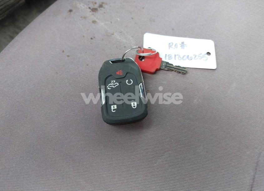 Photo 11 of 2019 Chevrolet Silverado 1500 LT (VIN 1GCRYDED7KZ349058)