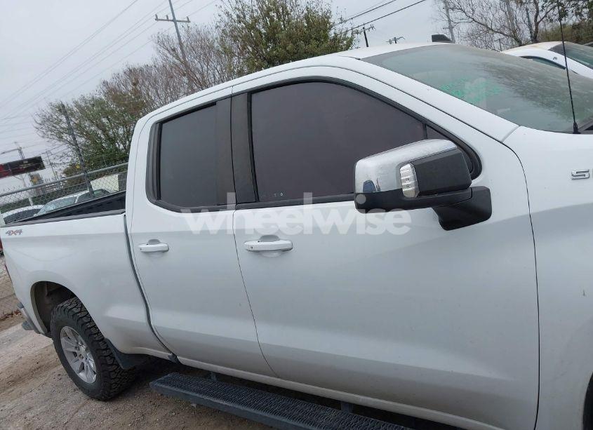Photo 13 of 2019 Chevrolet Silverado 1500 LT (VIN 1GCRYDED7KZ349058)