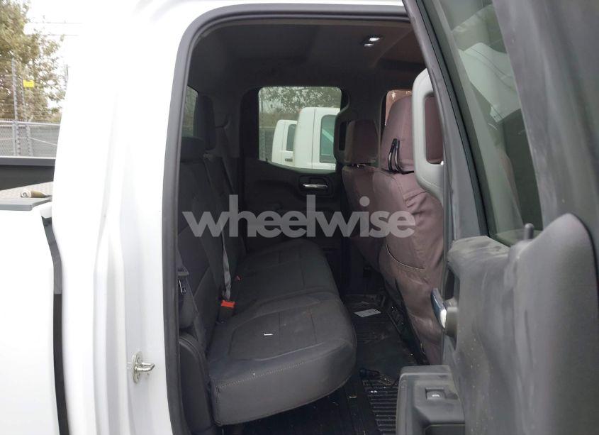 Photo 8 of 2019 Chevrolet Silverado 1500 LT (VIN 1GCRYDED7KZ349058)