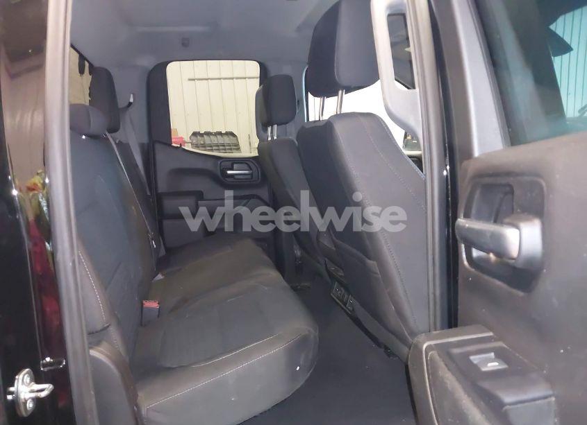 Photo 8 of 2019 Chevrolet Silverado 1500 LT (VIN 1GCRYDED8KZ223842)