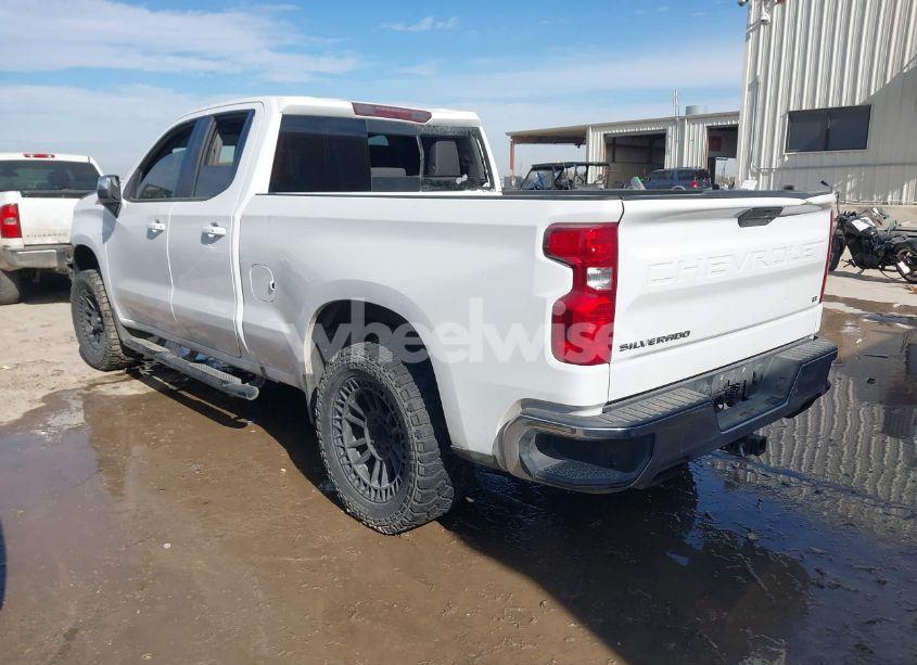Photo 3 of 2019 Chevrolet Silverado 1500 LT (VIN 1GCRYDED9KZ239788)