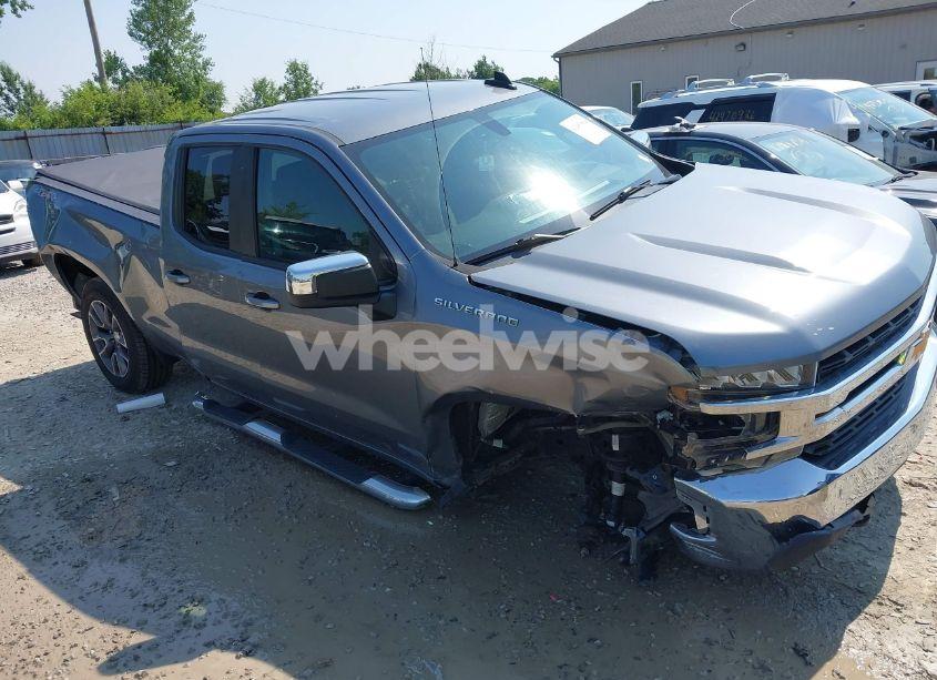 2019 Chevrolet Silverado 1500 LT (VIN 1GCRYDEDXKZ220943) main photo