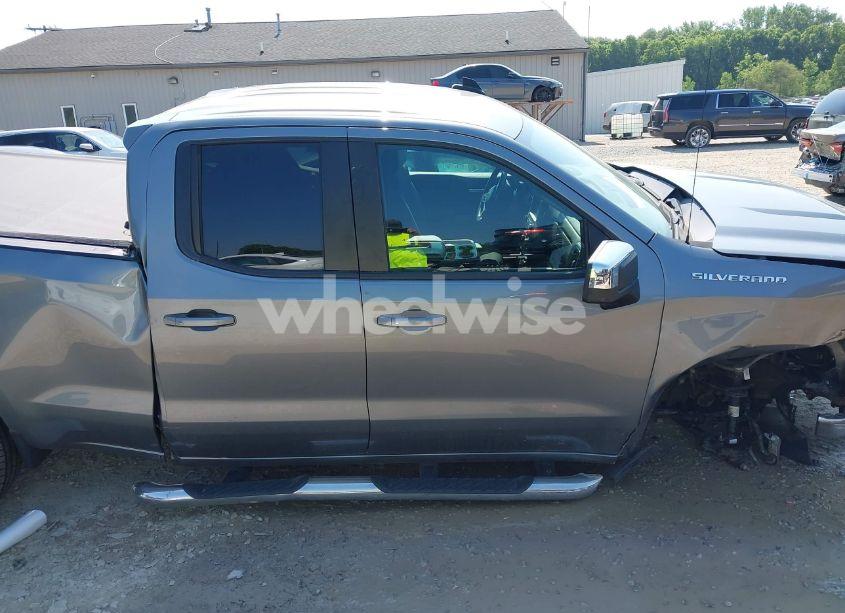 Photo 14 of 2019 Chevrolet Silverado 1500 LT (VIN 1GCRYDEDXKZ220943)