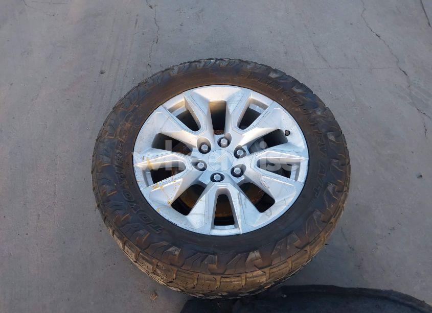 Photo 12 of 2019 Chevrolet Silverado 1500 LT (VIN 1GCRYDEDXKZ272945)