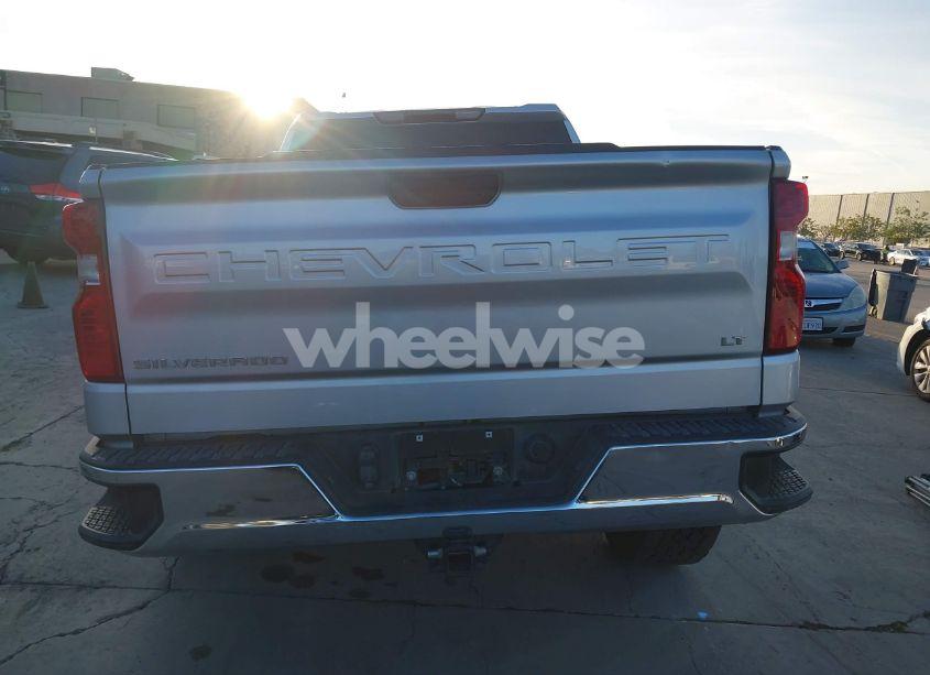 Photo 17 of 2019 Chevrolet Silverado 1500 LT (VIN 1GCRYDEDXKZ272945)