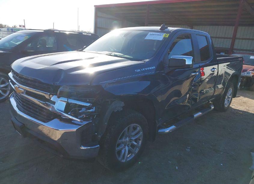 Photo 2 of 2019 Chevrolet Silverado 1500 LT (VIN 1GCRYDEDXKZ314336)