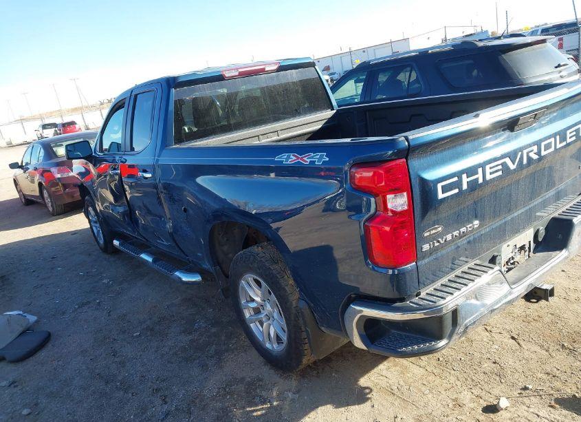 Photo 3 of 2019 Chevrolet Silverado 1500 LT (VIN 1GCRYDEDXKZ314336)