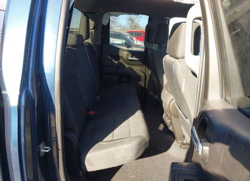 Photo 8 of 2019 Chevrolet Silverado 1500 LT (VIN 1GCRYDEDXKZ314336)