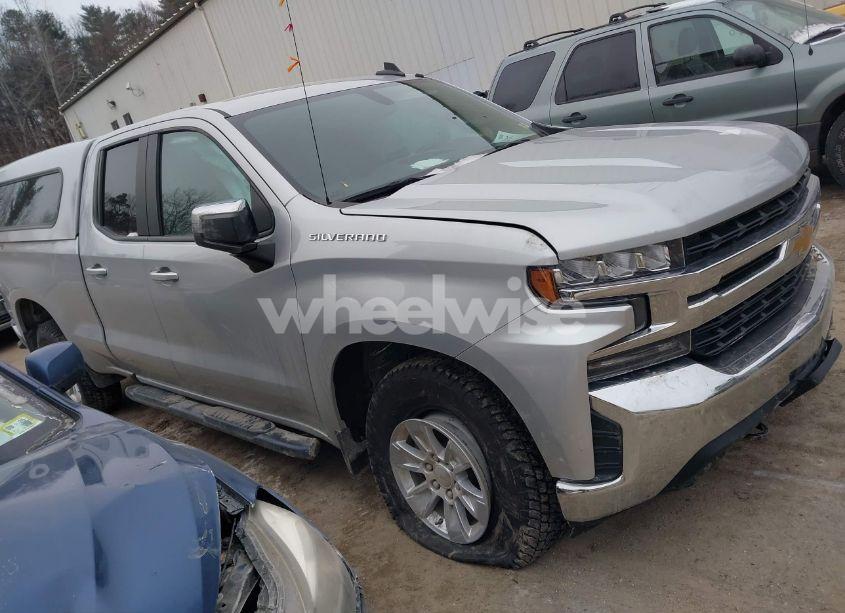 2020 Chevrolet Silverado 1500 4WD DOUBLE CAB STANDARD BED LT (VIN 1GCRYDEDXLZ200368) main photo
