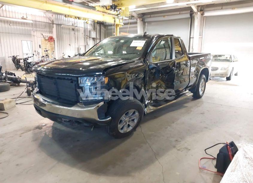 Photo 2 of 2019 Chevrolet Silverado 1500 LT (VIN 1GCRYDEK3KZ341120)